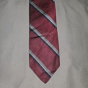 𝅺Red & grey tie NEW